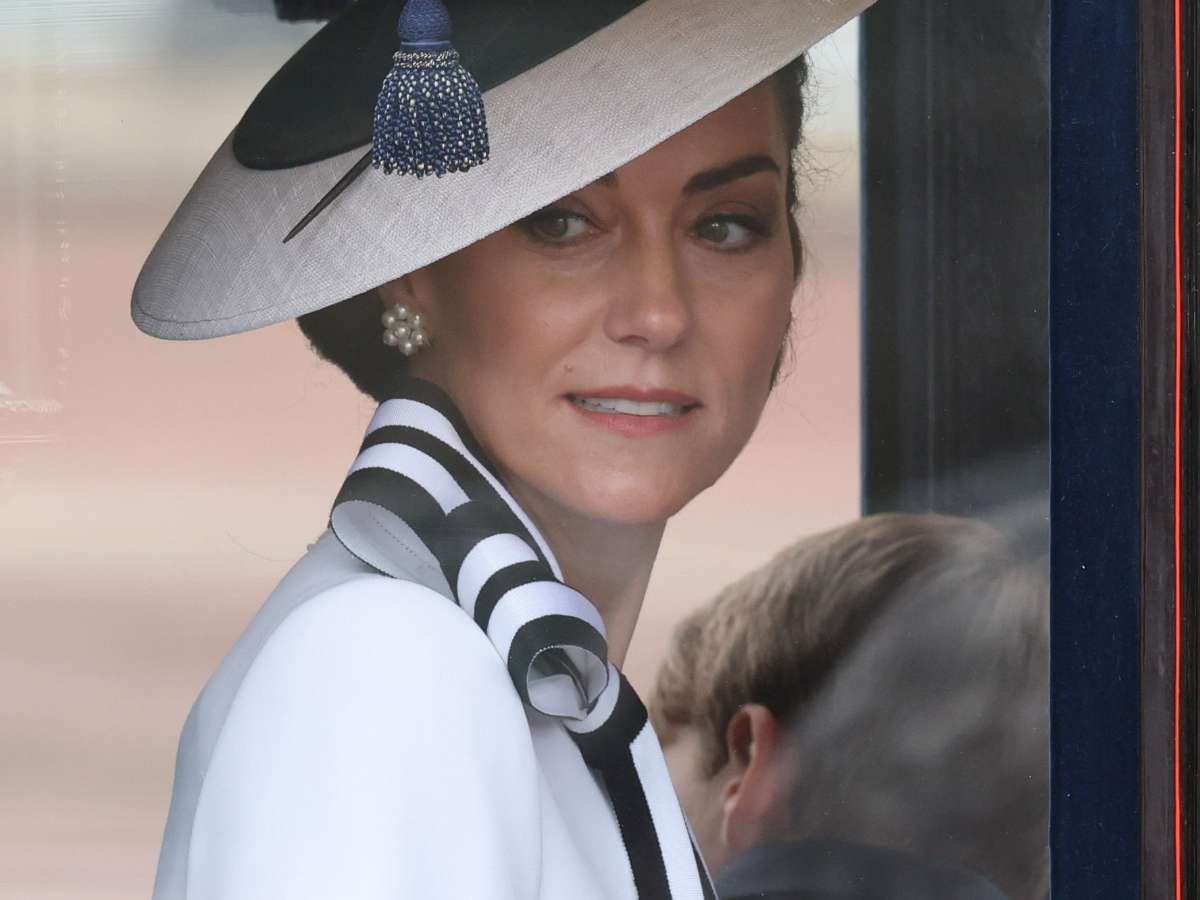 Появление на параде пошатнуло состояние Кейт Миддлтон