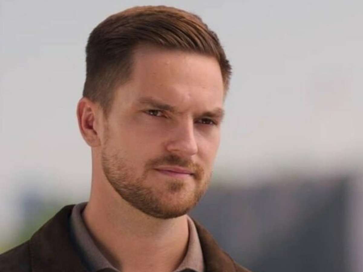 Скандал с избиением жены не прошел бесследно? Русский Серкан Болат Никита Волков вышел в свет один