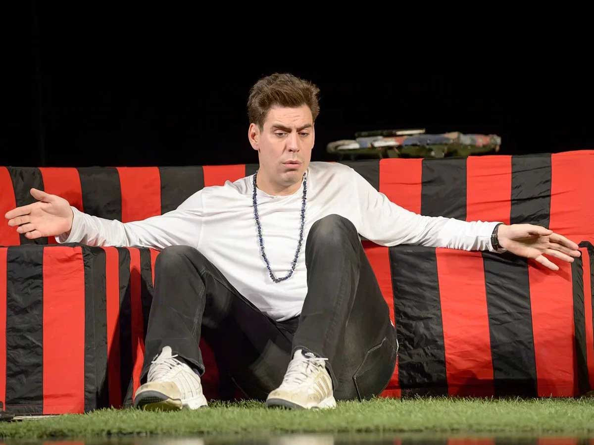 Дмитрий Дюжев в спектакле «Свободная любовь»