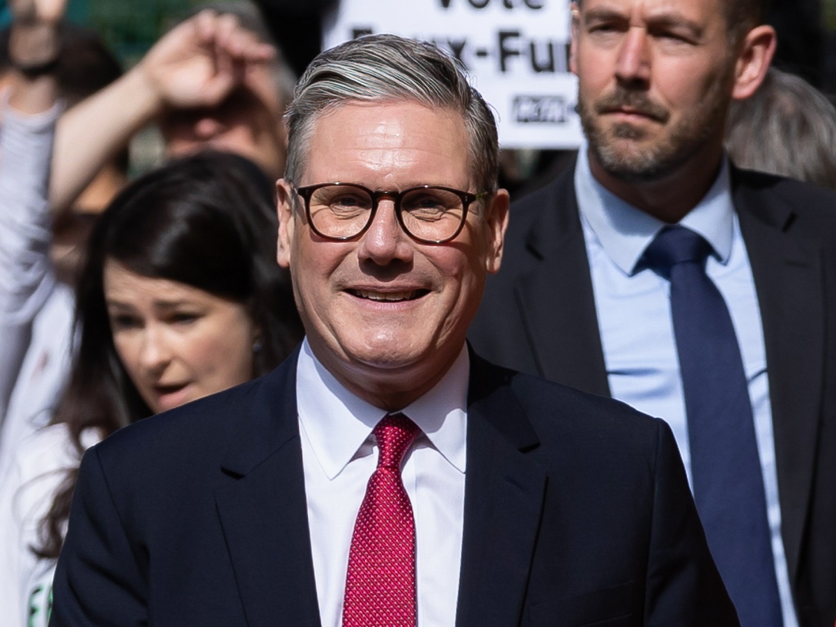 Конец 14 летней эпохи тори: в Англии к власти возвращаются лейбористы