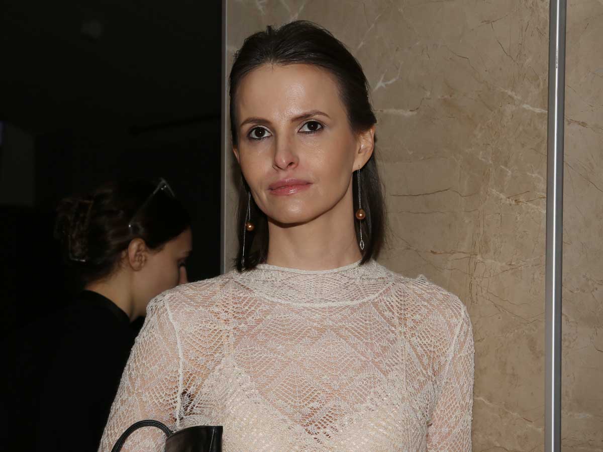 Снимает знаменитого мужа в очередном своем фильме и растит троих детей: как живет Анна Матисон