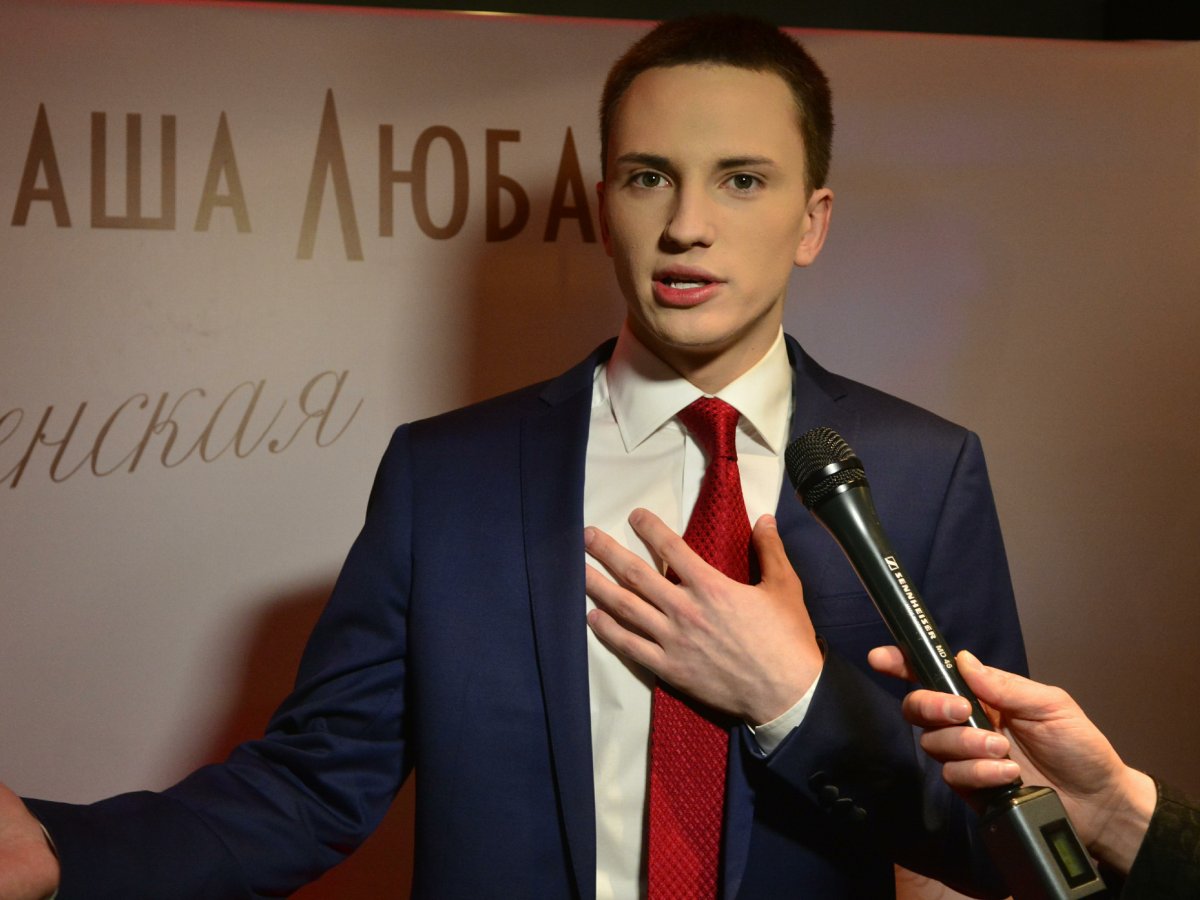 Владислав Тюльпанов Мать и сестра сорвали свадьбу 19-летнего Владислава Тюльпанова: сын сенатора собрался жениться на 32-летней участнице пикантных съемок Кате Самбуке