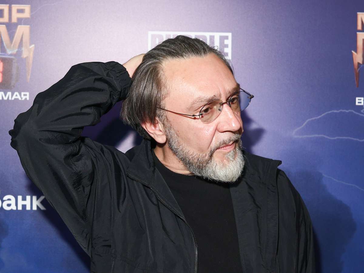 Сергей Шнуров Речь идет о миллиарде: за что могут воевать Шнуров и дочь уральского миллионера при разводе