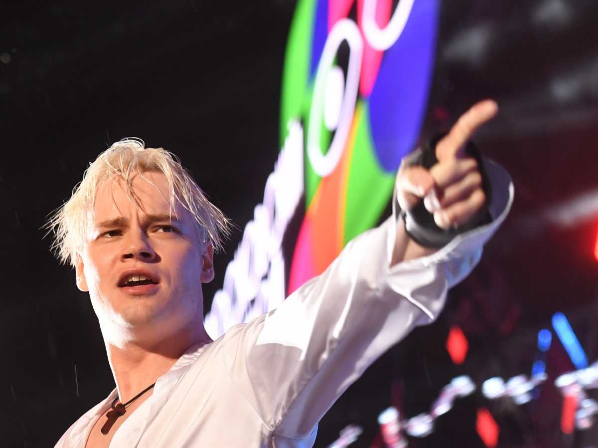 "Он ко мне на вы": SHAMAN раскрыл правду об отношениях с Киркоровым