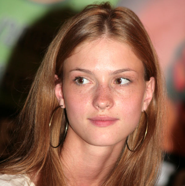 Орыс порно фильмдерін қараңыз, свингерлер, күйеулер әйелдерін ауыстырады. Гипноз 2 порно оқиғасы