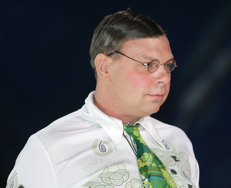  От Василия Степанова из «Обитаемого острова» до Ильи Глинникова из «Интернов»: российские актеры, которые ушли из кино на пике славы