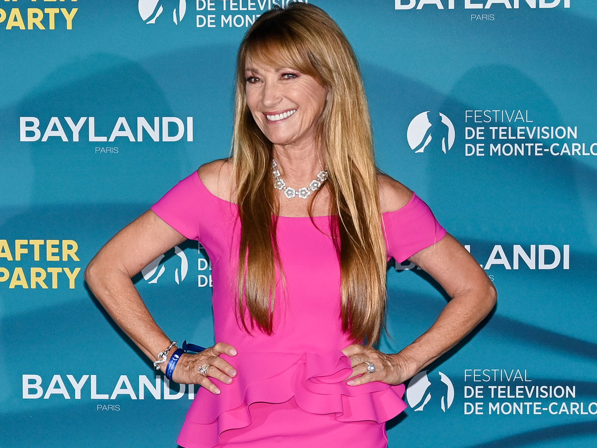 Ол оның үлкен клиторын қатты сорады