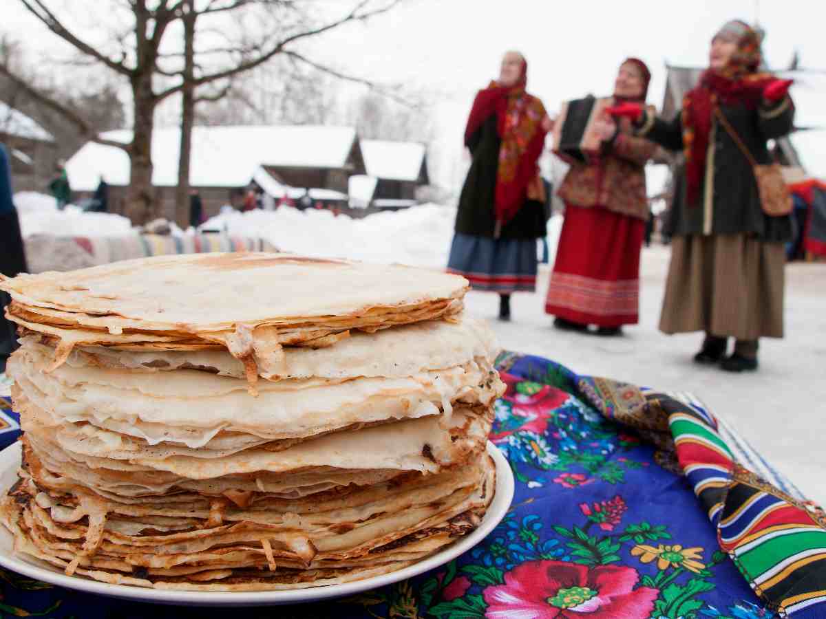 Масленица в 2025 году: традиции и приметы