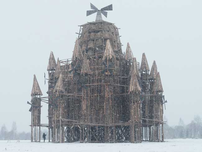 На Масленицу в Никола-Ленивце сгорят вращающиеся «Мельницы» Николая Полисского