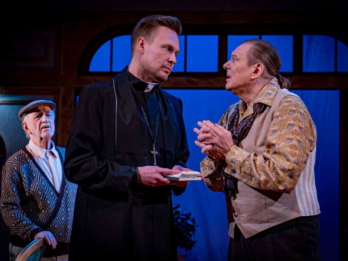 Юрий Васильев усыновил трех детей Екатерины Волковой