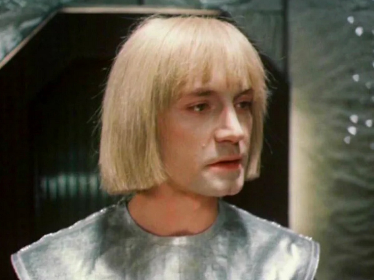 О чем так горько сожалеет Евгений Герасимов, сыгравший робота Вертера в фильме «Гостья из будущего»