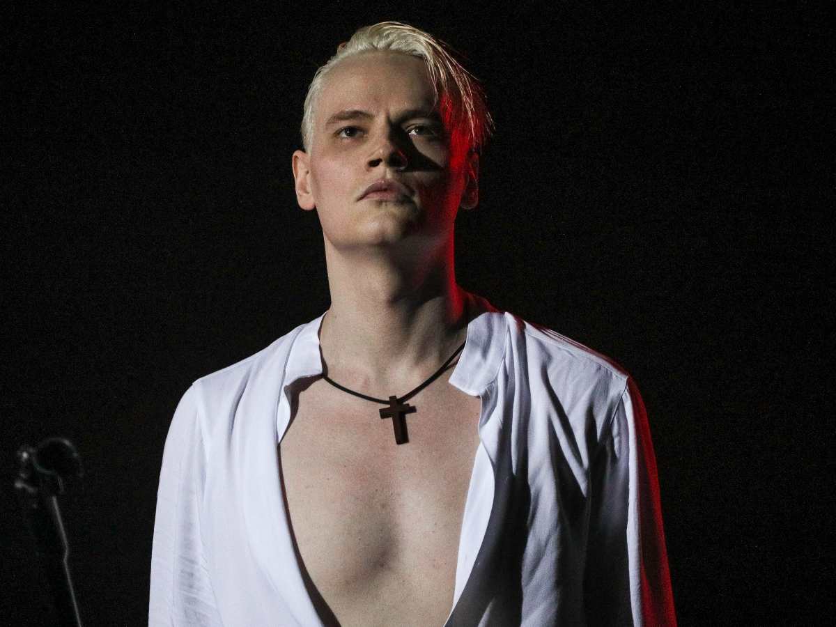 SHAMANу отказали в регистрации товарного знака «Я русский»: никакого алкоголя и зубной пасты