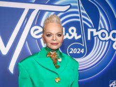 «Я в порядке, я выживу!»: сдерживающая слезы Лариса Долина вышла на связь после очередной беды с мошенниками