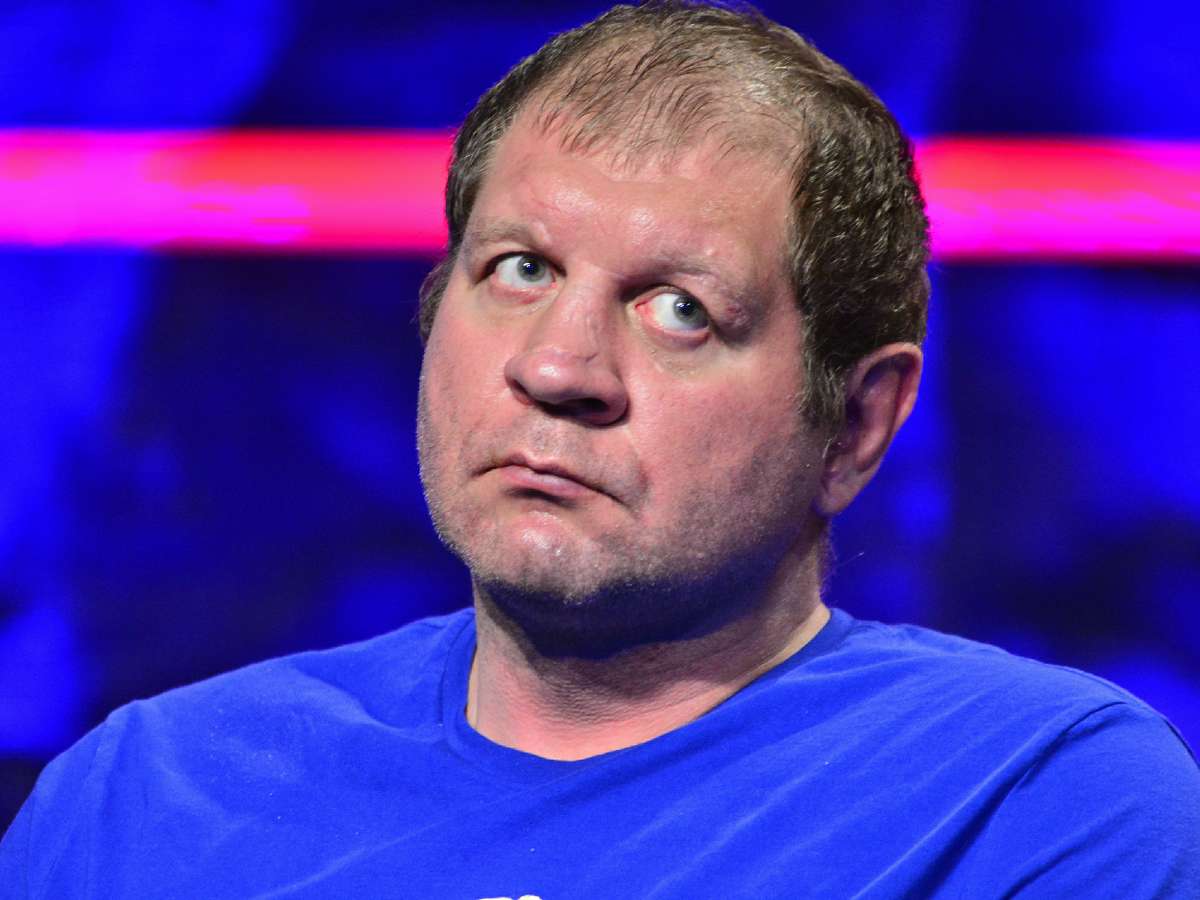 Александр Емельяненко оказался в инвалидном кресле после операции на спину