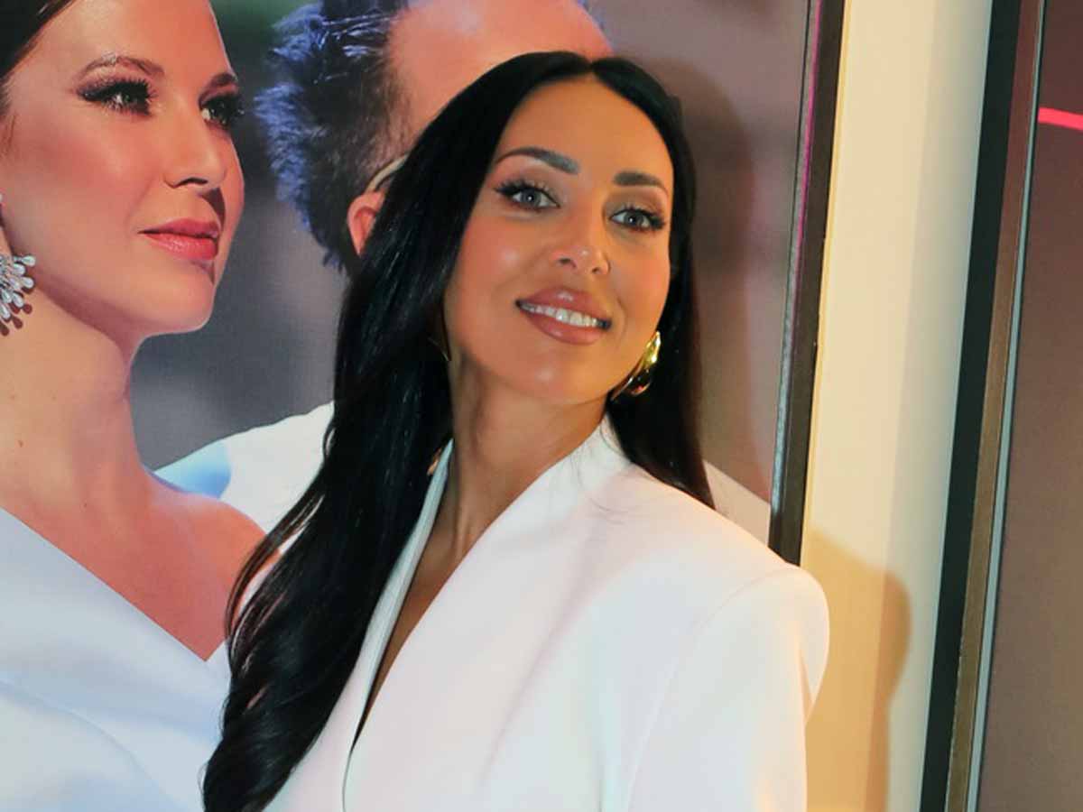 Алсу могут назвать лучшей певицей года