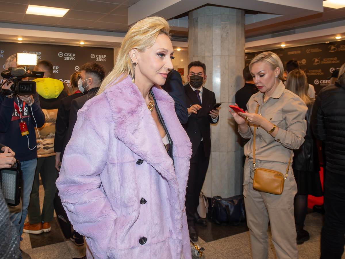 Латвия запретила въезд, на подходе Литва: Кристину Орбакайте выставили с вещами из Прибалтики