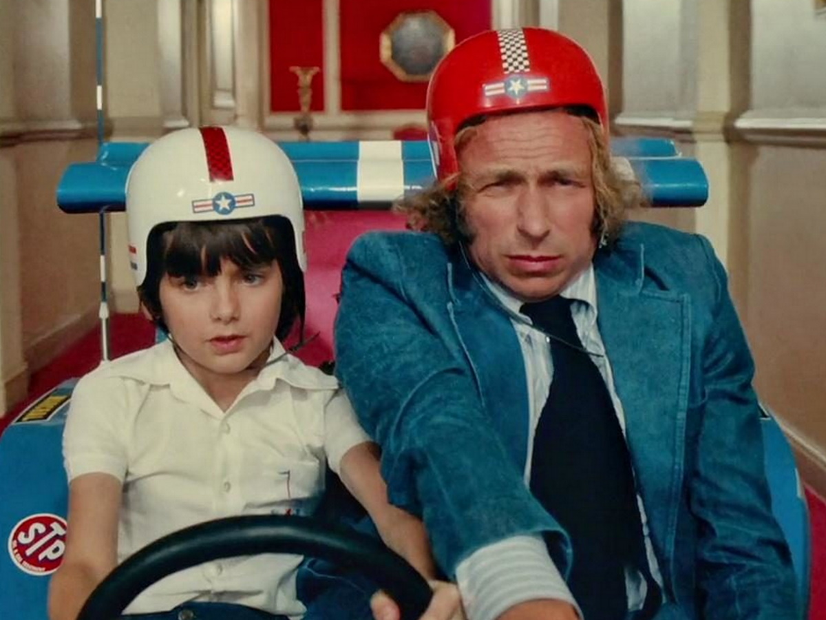 .  Прославился за один день, но так и не сумел принять славу: как живет тот самый капризный мальчик из фильма с Пьером Ришаром «Игрушка»