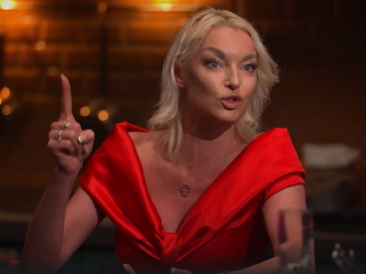 Анастасия Волочкова «Вы офигеете, если сейчас узнаете»: унизившая дочь и зятя Волочкова пошла вразнос