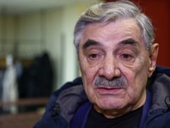 Деревянный фундамент прогнил после дождя и снега: воры оставили Александра Панкратова-Черного без крыши над головой