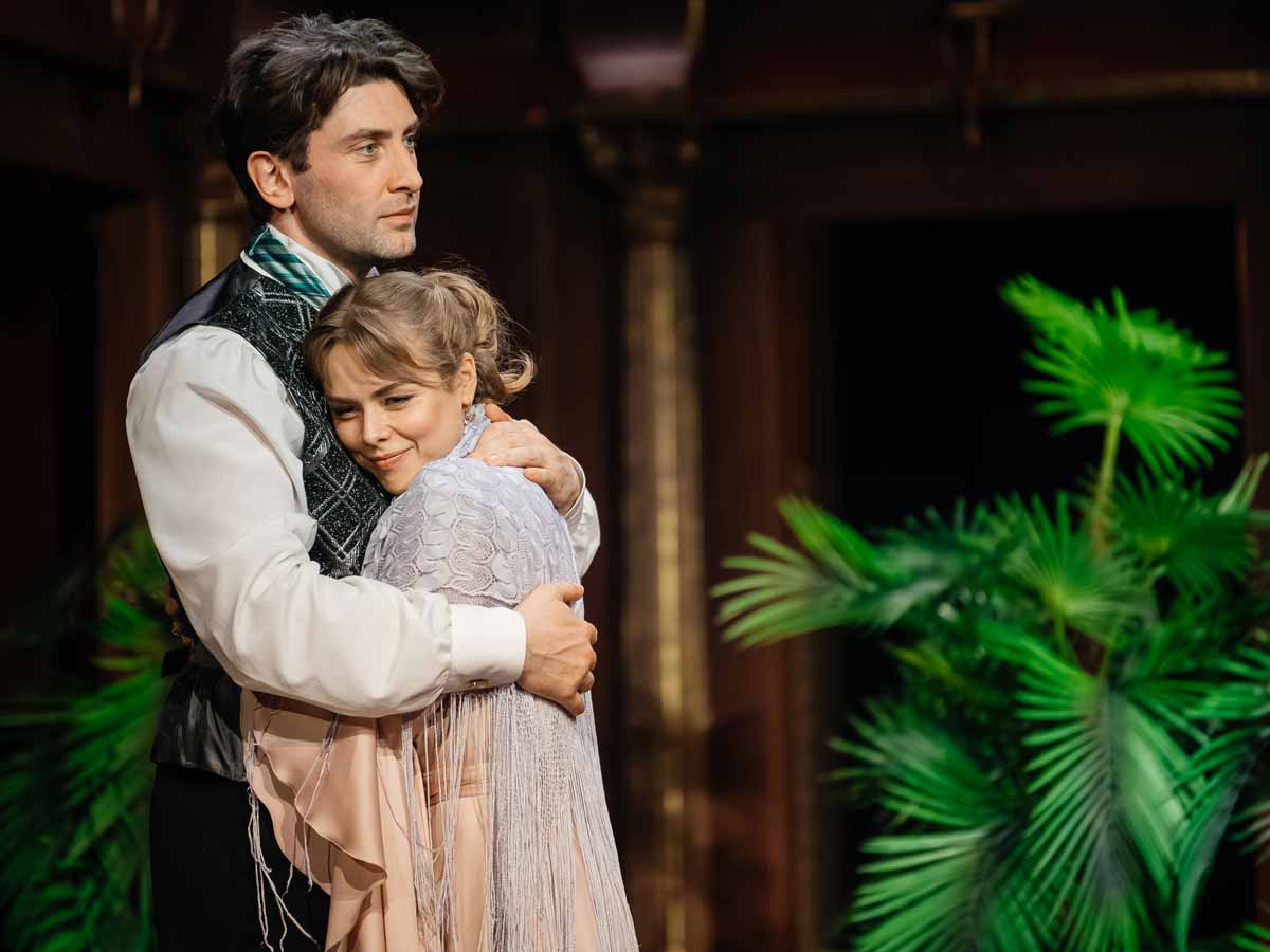 Обман за красивой маской