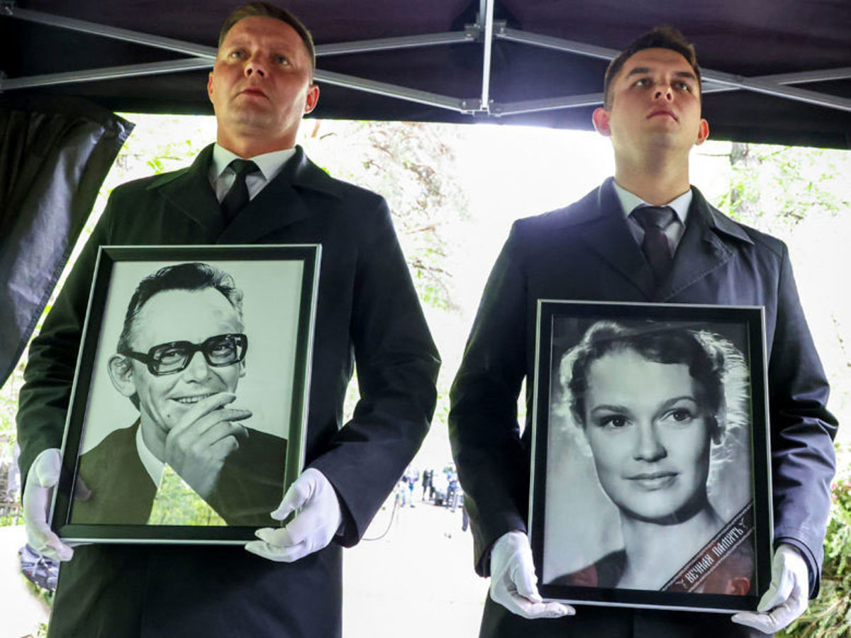 Портреты режиссера Леонида Гайдая и актрисы Нины Гребешковой