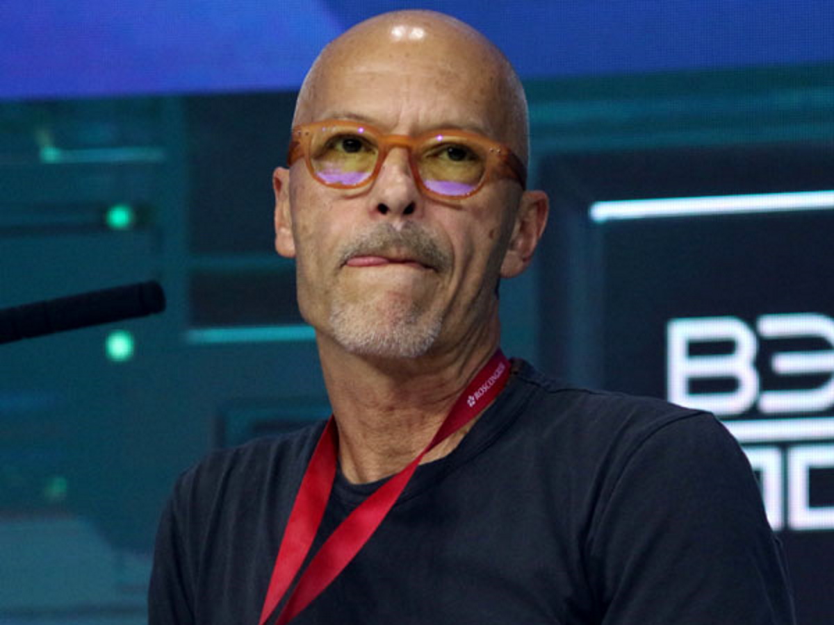 Разведенного Федора Бондарчука заподозрили в романе с главной «стервой» из «Ранеток»