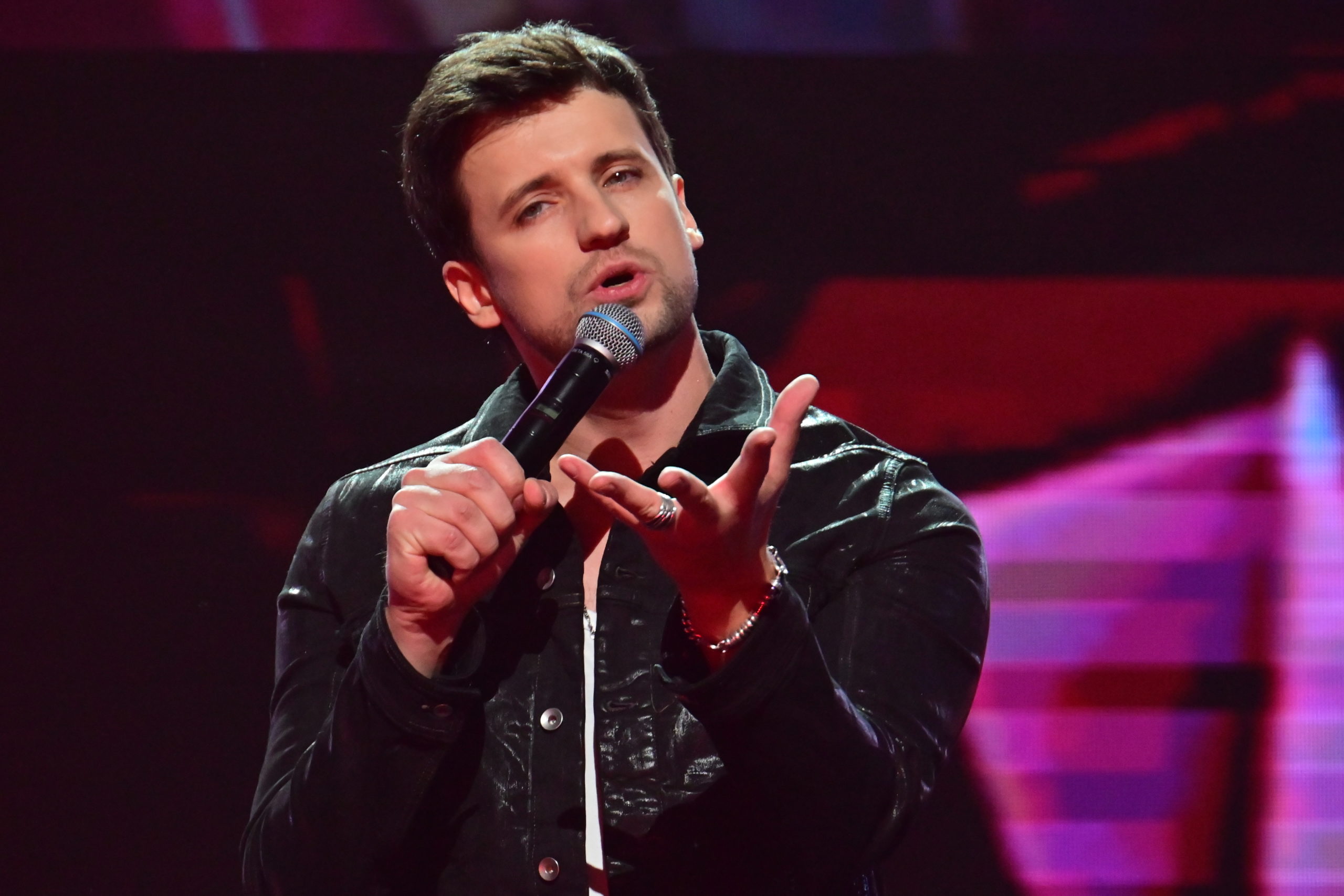 40-летний Дмитрий Колдун о скромной жизни после «Фабрики»: «У меня на свадьбе было всего 25 человек»