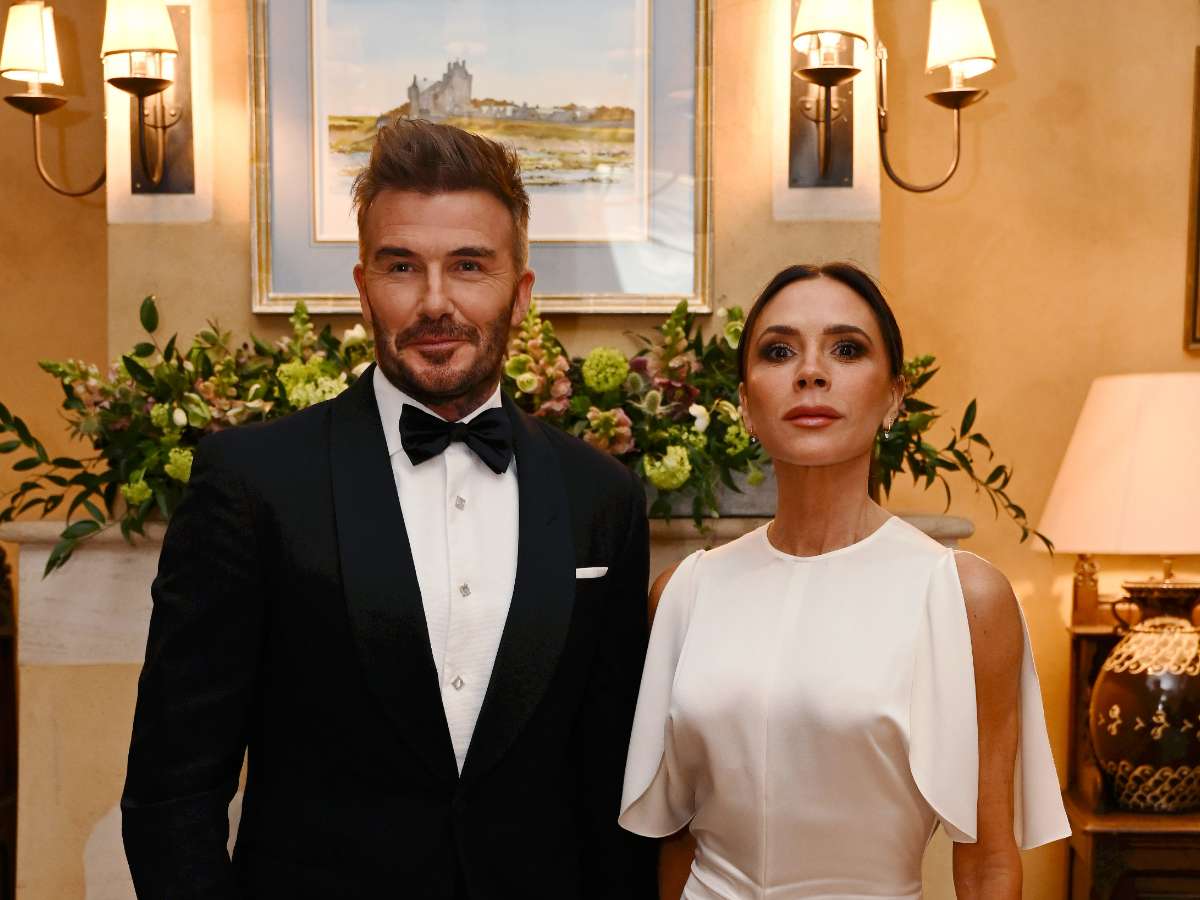 Бэкхем годами мечтал о нем, а Василий Ливанов получил орден еще в 2003: как и за что в Великобритании дают титул рыцаря