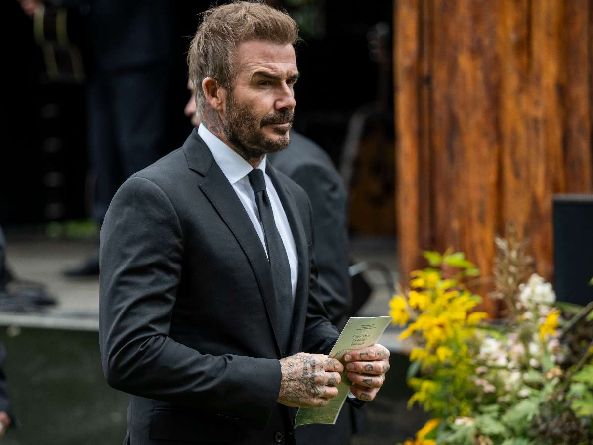Годами терпел боль: в Сеть слили фото Дэвида Бэкхема из больницы после тайной операции