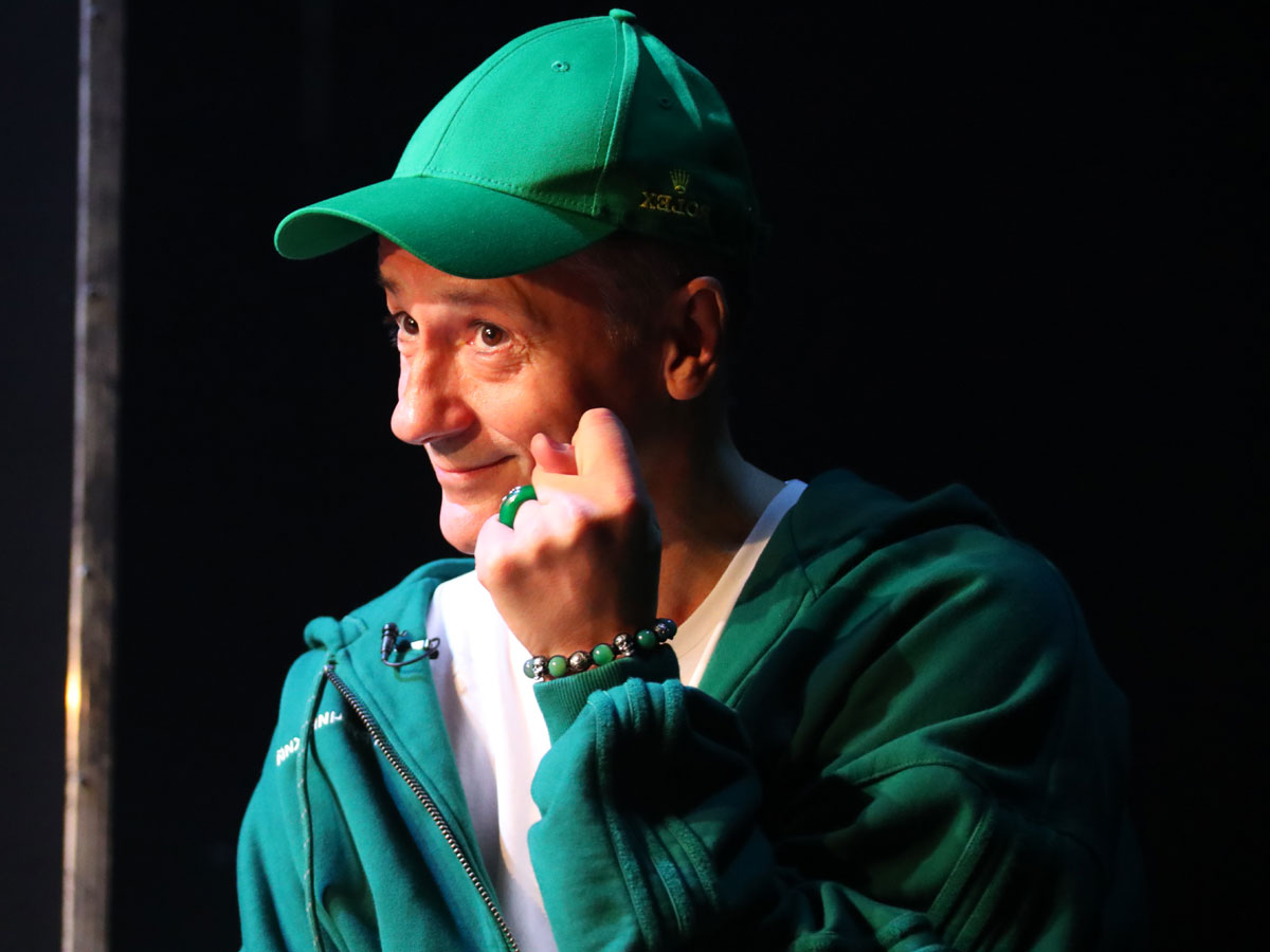 Олег Меньшиков