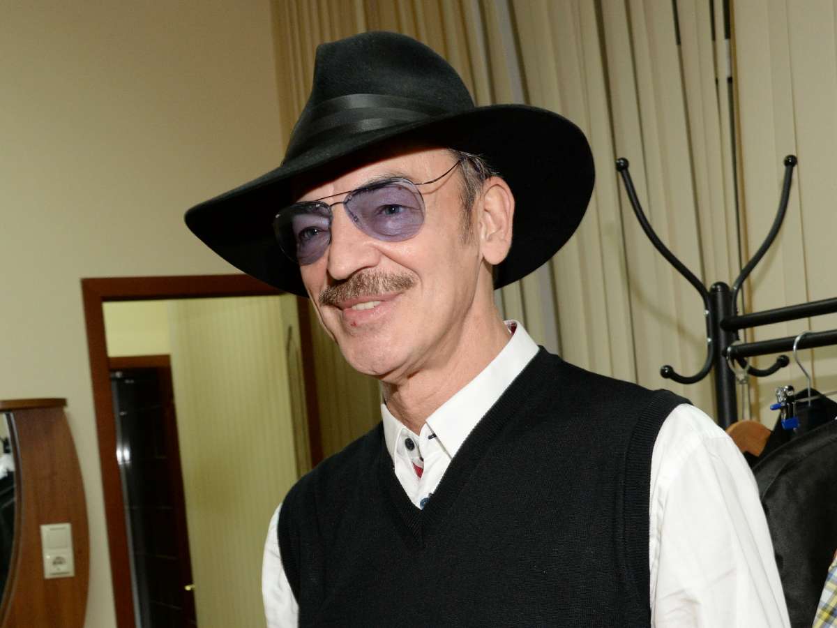 Просил не говорить сыну: что известно об экстренной госпитализации Михаила Боярского