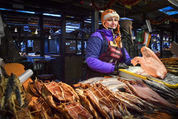 Торговля рыбой на рынке (Иркутск)