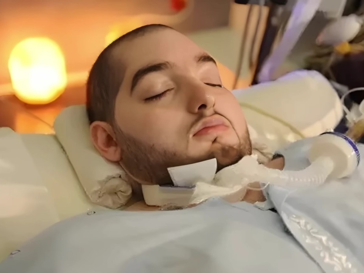 Был заперт между сном и реальностью: что случилось со «спящим принцем» из Саудовской Аравии, который провел в коме 20 лет