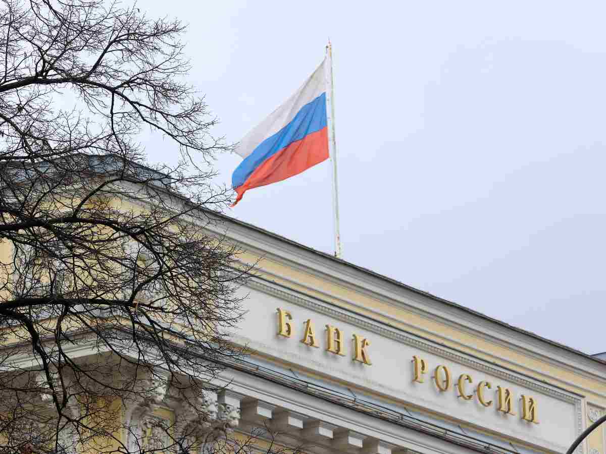 Инфляция в России замедляется. Центробанк понизил ключевую ставку сразу на два пункта