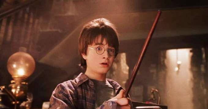 «Надеюсь, смогу умереть в одном из таких мест»: как сейчас живет и выглядит исполнитель роли Гарри Поттера Дэниела Рэдклиффа