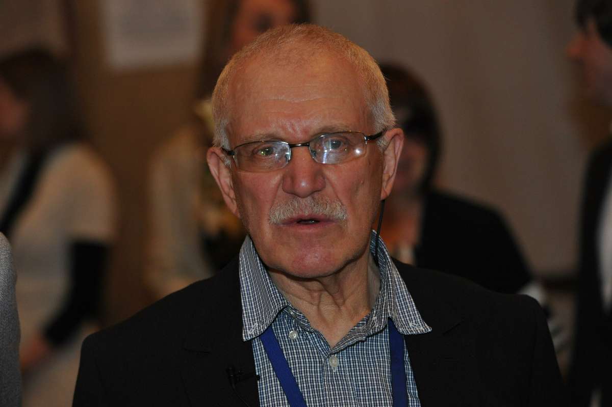 Онкобольного Александра Митту доставили в паллиативный центр? О состоянии режиссера рассказал сын