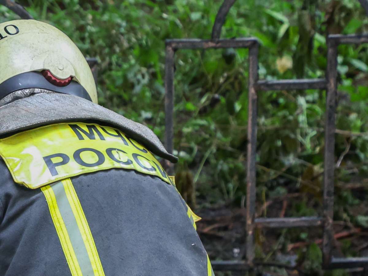 Второе обрушение дома в России подряд: в Екатеринбурге сложилось офисное здание