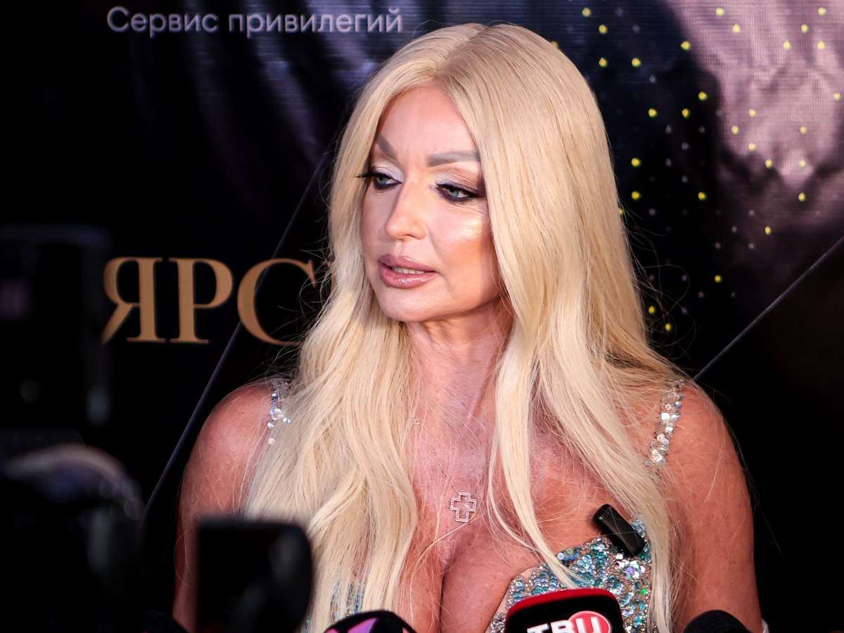 «Алопеция?»: Волочкова отчаянно скрывает плешь