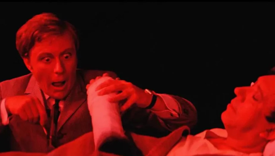 А мы и не заметили: Леонид Гайдай тайно снялся сразу в трех ролях в «Бриллиантовой руке»