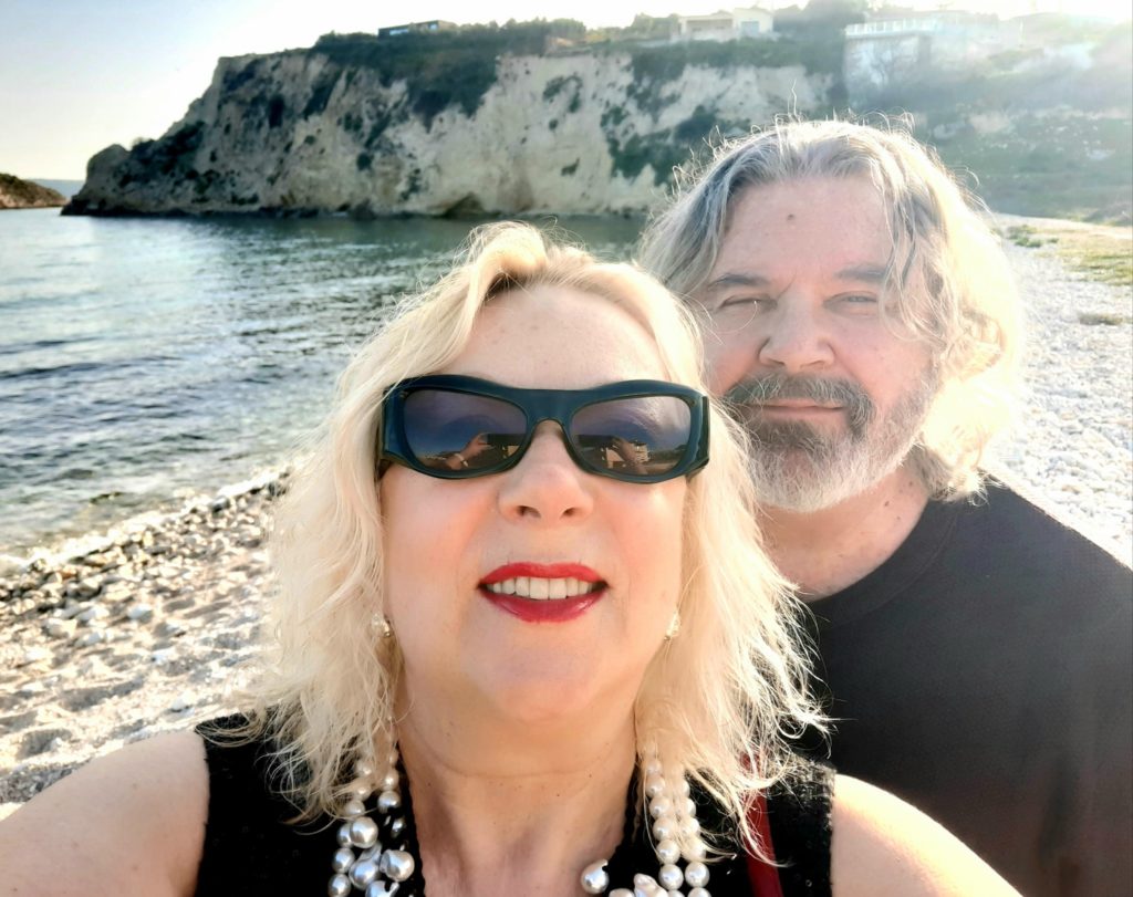 Живет на острове, мужа называет Робинзоном, а себя Пятницей: где сейчас звезда нулевых Оксана Мысина****, признанная накануне иноагентом