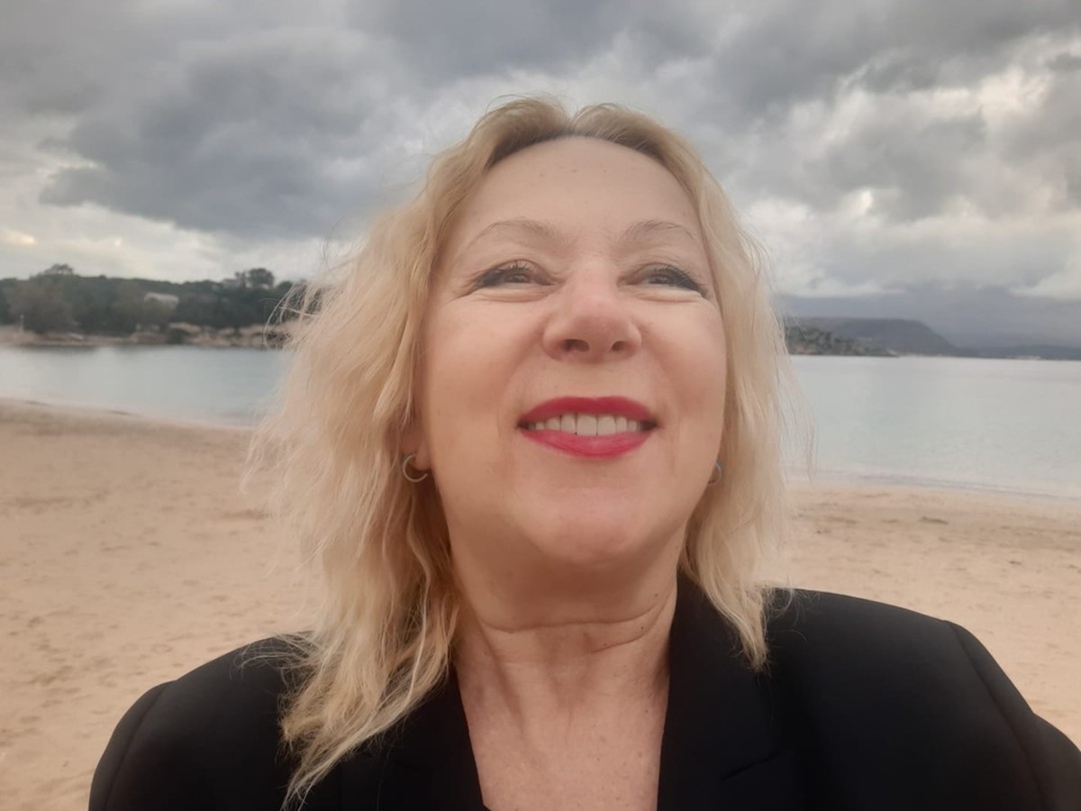 Живет на острове, мужа называет Робинзоном, а себя Пятницей: где сейчас звезда нулевых Оксана Мысина****, признанная накануне иноагентом