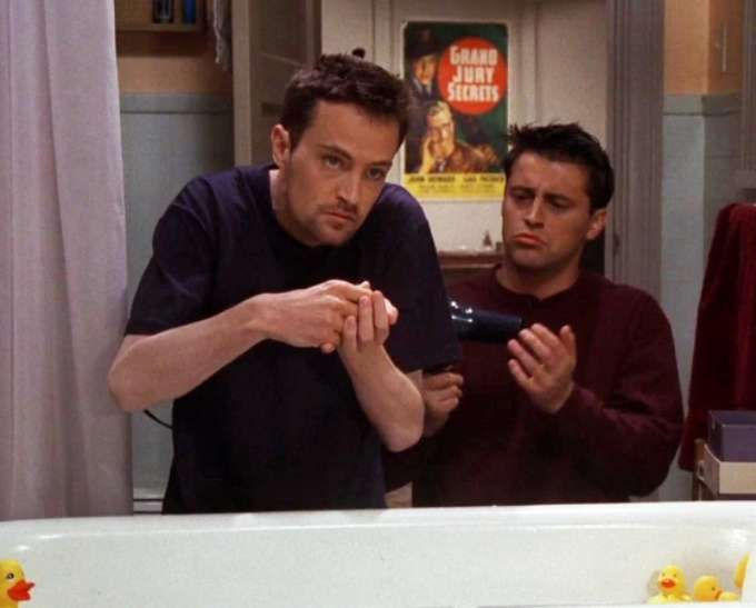 Как Мэттью Перри из «Друзей» предсказал свою смерть