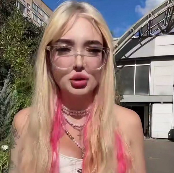  «Конченная» и «тупая как пробка»: кто и зачем пообещал «отменить» Волочкову