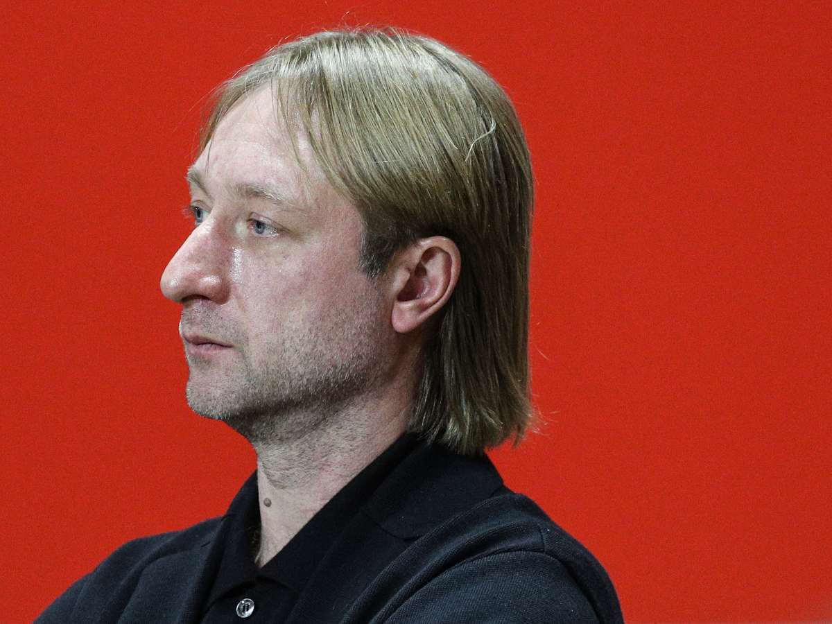 «Лисьи» глазки Плющенко, улыбка Джокера Зудиной: жертвы пластики среди российских звезд