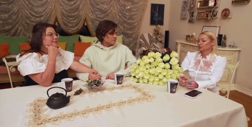 «Один раз он сосиску заточил в постели!» Волочкова пришла в ужас от новой жены Шаляпина