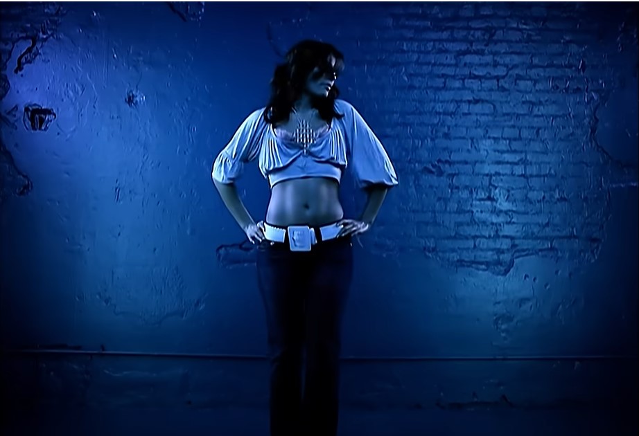 «Она уже размером с дом»: публика не узнает растолстевшую звезду нулевых Нелли Фуртадо