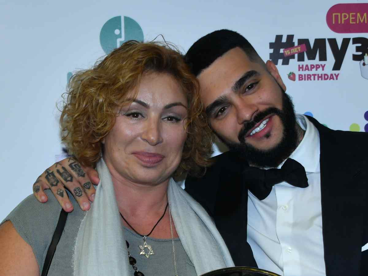 «Пожирающая!»: мать Тимати раскритиковали за неуместное поведение на родах Валентины Ивановой