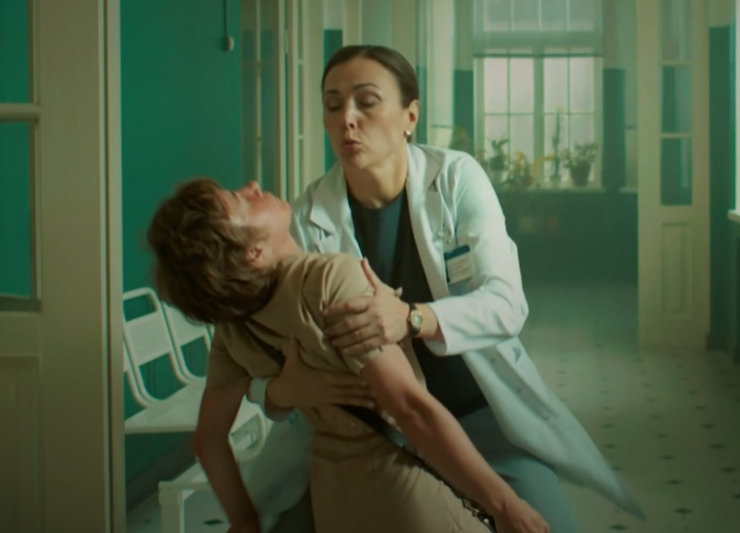 Страшные обвинения и война за любимого: что покажут во втором сезоне сериала «Спросите медсестру» с Еленой Пановой 