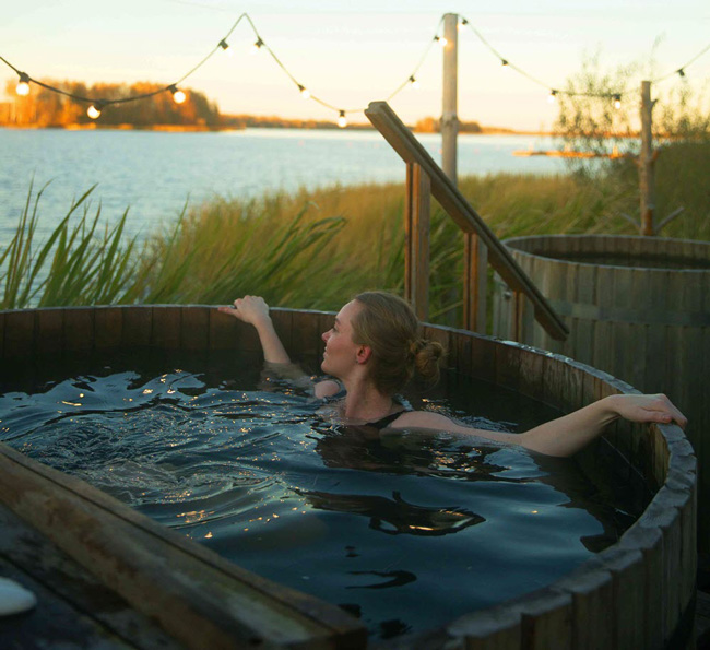 Тропы и бани вместо психологов: все больше москвичей выбирают эко-форматы терапии