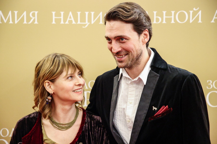  Удрал от жены после первой брачной ночи, а теперь жалуется, что его выгоняют из постели: как живет звезда фильма «Движение вверх» Иван Колесников